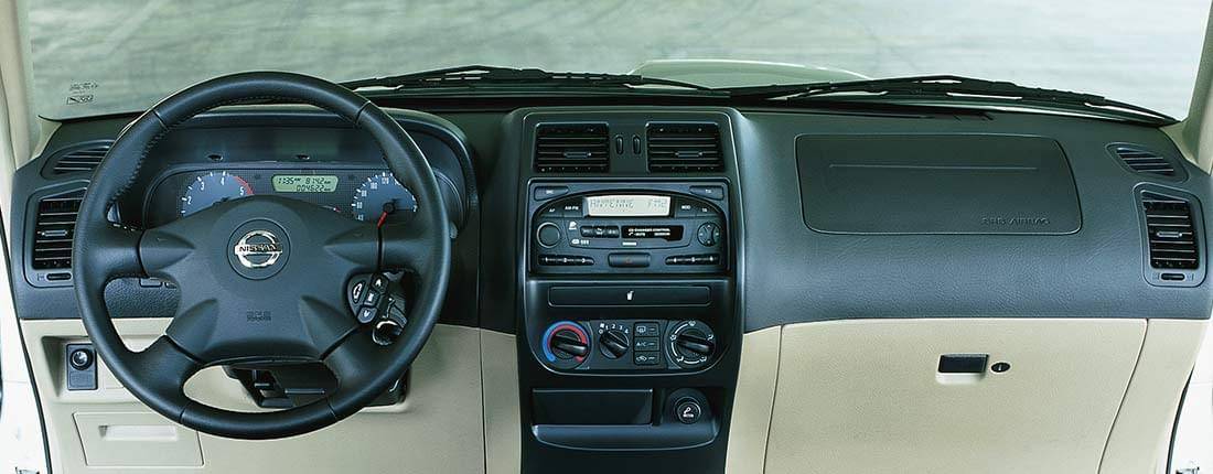 nissan-terrano-interior